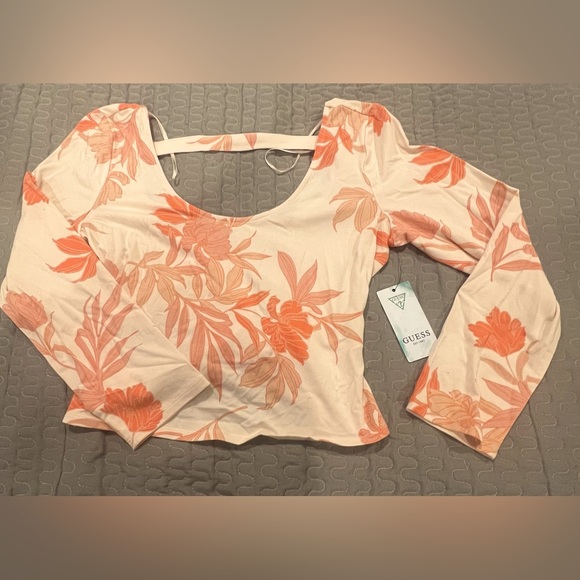 NWT Guess Top - Picture 3 of 3